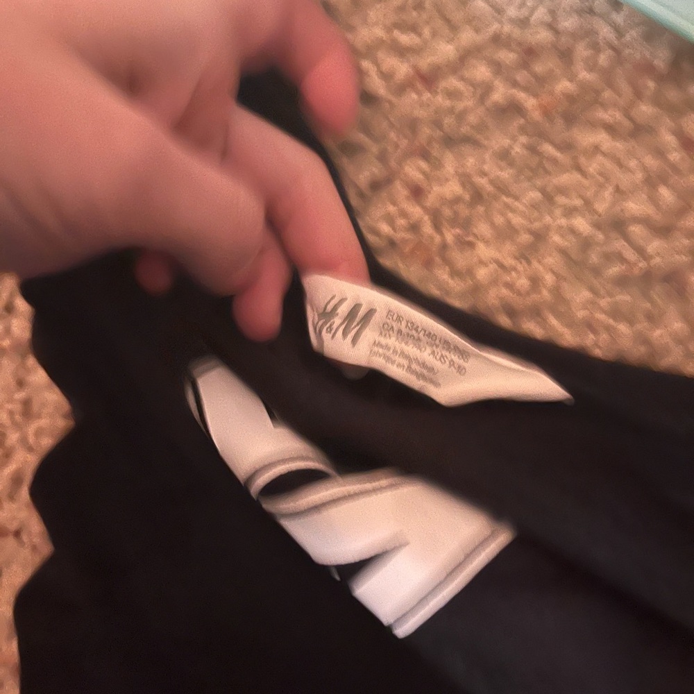 H&m tee - Picture 2 of 2